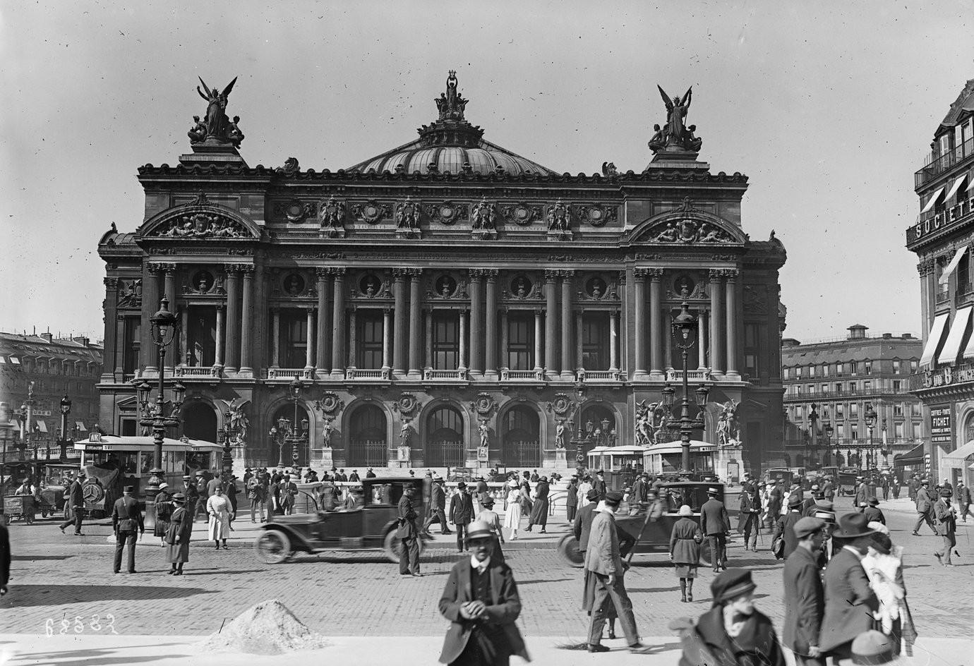 la source opera garnier